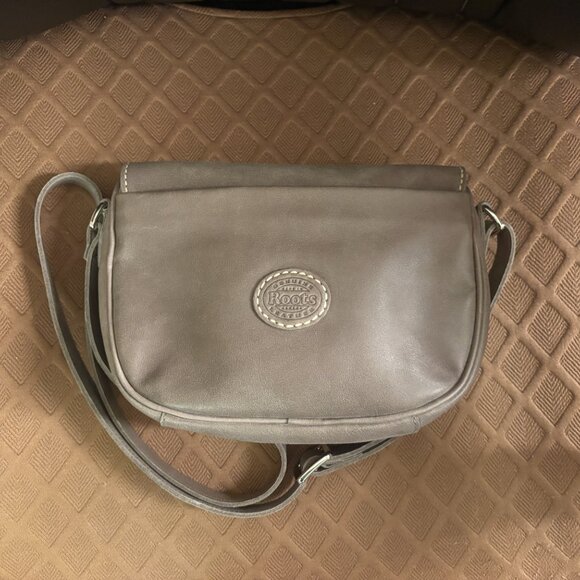 Roots Riverside Tribe Leather Crossbody Bag - Picture 4 of 4